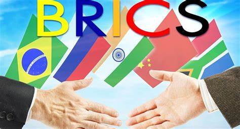 China pede maior cooperação com os BRICS