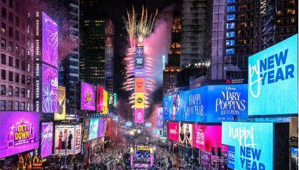 Elementos culturais chineses brilham na contagem regressiva da véspera de Ano Novo da Times Square em Nova York (NYC)